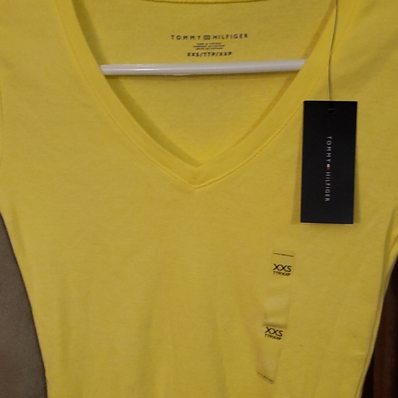 Shirt yellow short sleeves with v neck. - Picture 2 of 4